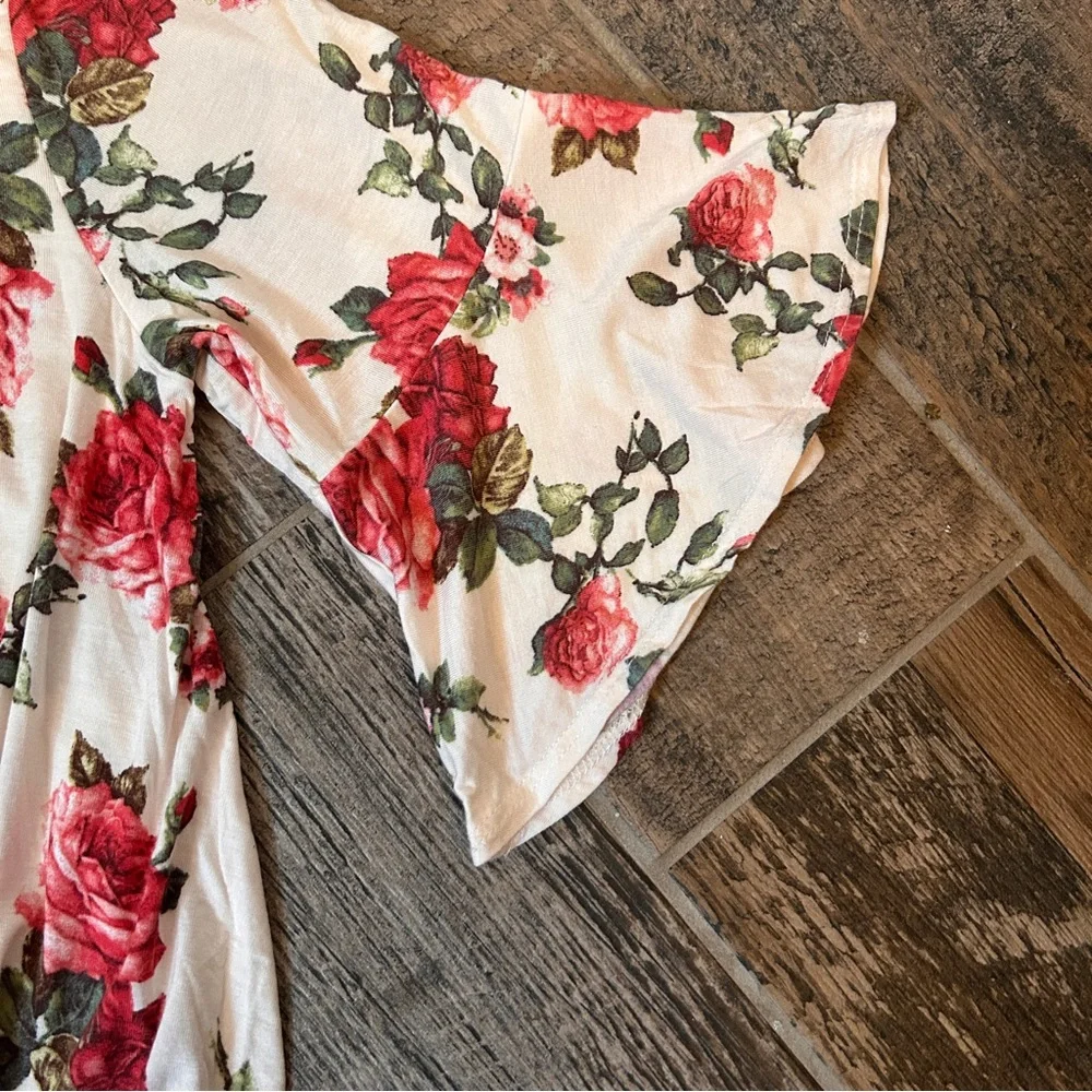 🌹Chris & Carol🌹 Red and Cream Rose Floral Short Sleeve Tunic Top - Picture 3 of 7